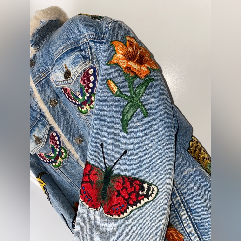 Authentic Shearling GUCCI Embroidered Denim Jacket - Picture 6 of 15